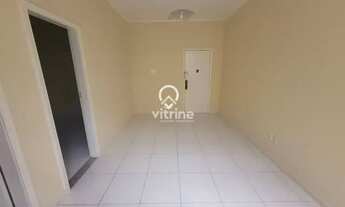 Imagem 2: Apartamento no centro de Nova Friburgo, com 1 quarto, sala, cozinha e banheiro