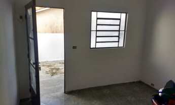 Imagem 3: Casa de Fundo Casa com 1 dormitório