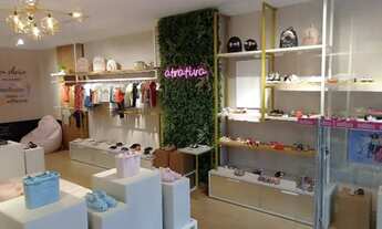 Imagem 2: Loja de Calcados e Roupas (Melissa