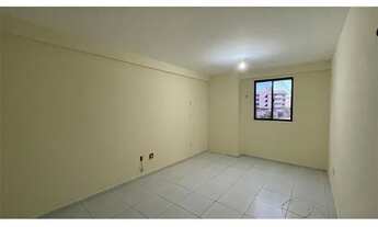 Imagem 4: Amplo Apartamento de 4 Quartos com Varanda e Vagas de Garagem, a 350m da Praia!