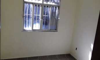 Imagem: 4 casas, 2 garagens e uma loja. Vendo barato