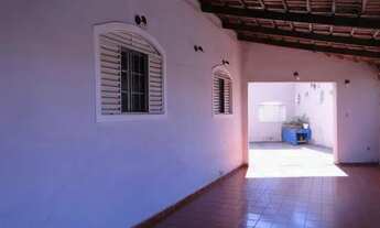 Imagem 2: Casa com 3 quartos, sendo 2 suítes, 2 vagas de garagem à venda, Localizada no Setor Rodovi