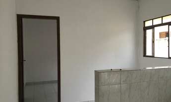 Imagem 1: Casa 1 quarto, sala cozinha 1 banheiro