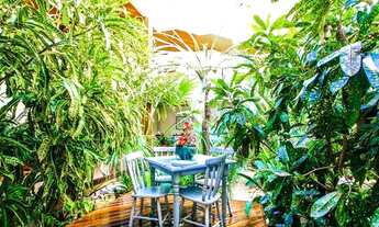 Imagem 5: Aluguel de Temporada e Venda! Mansão deslumbrante inspirada na riviera francesa, na quadra