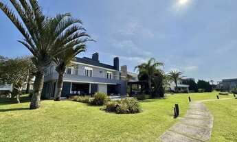 Imagem: Casa beira lago, mobiliada, à venda no