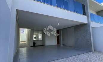 Imagem 2: Casa Sobrado com piscina e 3 quartos em Itajaí