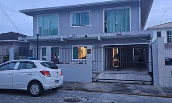 Imagem 3: Casa 2 pisos - 4/5 quartos - Sala comercial - 2 cozinhas - 2 Salas - 3 Bwc - Área Gourmet