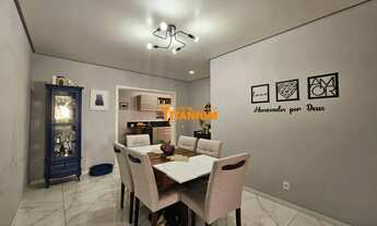 Imagem 3: Casa plana semimobiliada, com 3 dormitórios, pátio nos fundos, poço artesiano, placa solar