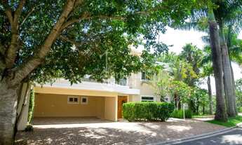 Imagem 5: Casa de esquina para venda com 519m², 5 suítes com closet, piscina com jacuzzi e 6 vagas n