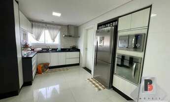 Imagem 7: 221m² - Rua Arinaia - 4 suites, 4 vagas, depósito privativo, varanda gourmet, lazer de clu