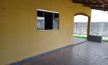 Imagem 5: Casa para venda tem 450 metros quadrados com 4 quartos