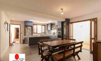 Imagem 2: Excelente Sobrado em rua tranquila com 194 m², 4 suítes e 2 vagas de garagem