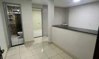 Imagem 4: Alugo apartamento de 1 quarto na QSC 19 - Ônibus na porta!