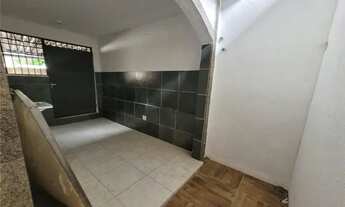 Imagem 6: Casa de vila no 2 andar, composto de uma sala, com uma churrasqueira, cozinha, banheiro e