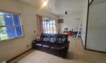 Imagem 2: Casa de condomínio para venda possui 170 metros quadrados com 4 quartos em Itaipu - Niteró