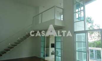 Imagem 2: Condomínio Villaggio Panamby, apartamento de 270m² de área, com pé direito duplo na sala