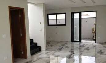 Imagem 2: Amplo sobrado de 121 m² com 3 quartos sendo 1 suíte, 2 vagas de garagem à venda por R$ 650