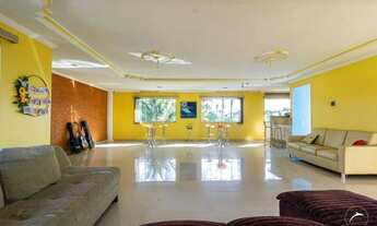 Imagem: Casa de Luxo com 4 Suítes, Área de Lazer