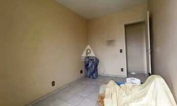 Imagem 3: Apartamento de 2 quartos com varanda e vaga coberta no Lins