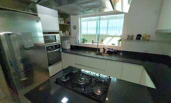 Imagem 7: Sobrado Triplex Mobiliado com 3 Suítes e Área Gourmet Maior do Condomínio