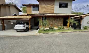 Imagem: Casa maravilhosa de porteira fechada na