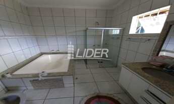 Imagem 2: Casa para aluguel, 3 quartos, 2 suítes, 3 vagas, Santa Mônica - Uberlândia/MG