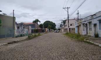 Imagem 3: Casa para venda possui 180 metros quadrados com 3 quartos em Centro - Pelotas - RS