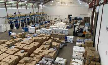 Imagem 2: Galpão / Prédio industrial/comercial (colado BR) aprox 1500 m2 área de armazenagem