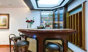 Imagem 7: Espaçoso apartamento com 4 dormitórios (2 suítes) copa, lavabo, sala de TV a poucos metros