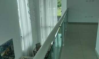 Imagem 4: Casa de condomínio para venda possui 230 metros quadrados com 4 quartos