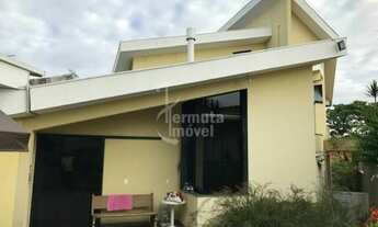 Imagem 3: Casa para venda com 375m², 4 dormitórios, 2 suítes, 6 banheiros, 4 vagas, e ampla área gou