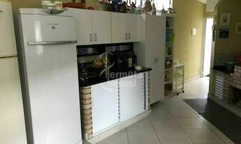 Imagem 6: Casa para venda com 375m², 4 dormitórios, 2 suítes, 6 banheiros, 4 vagas, e ampla área gou