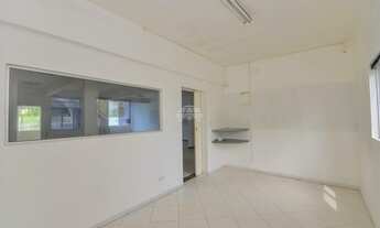 Imagem 7: Casa para venda tem 350 metros quadrados com 3 quartos em Vista Alegre - Curitiba - PR