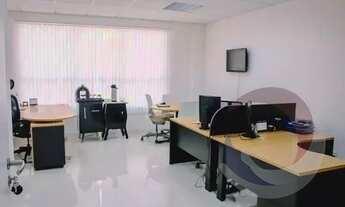 Imagem 7: Ponto comercial/Loja/Box para venda possui 243 metros quadrados em Barreiros - São José