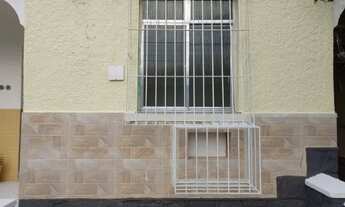 Imagem: Alugo ótima casa com 2 quartos, 2 banheiros