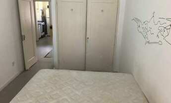 Imagem 4: Excelente apartamento em rua super arborizada, com uma excelente localização em Copacabana