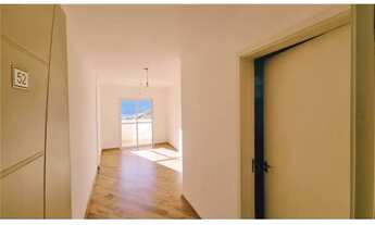 Imagem 3: Apartamento com elevador de 71m², possui 02 dormitórios e 02 vagas de garagem cobertas, á