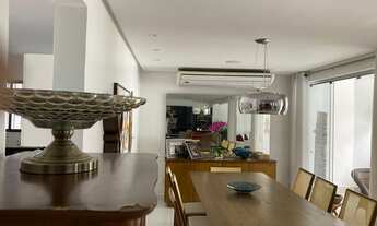 Imagem 2: Casa para venda com 270 metros quadrados com 3 quartos