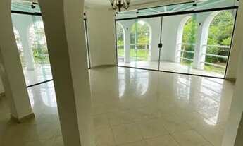 Imagem 7: Casa para aluguel e venda possui 350 metros quadrados com 4 quartos, sendo 2 suítes