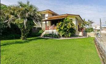 Imagem: Casa com 04 dormitórios 02 suítes no bairro