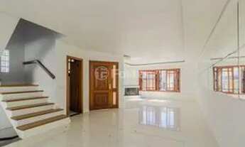 Imagem 2: Linda casa para venda possui 350 m², 4 quartos, sendo 2 suítes, e 5 vaga em Chácara das Pe