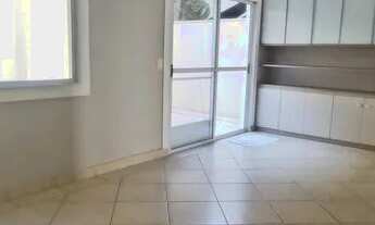 Imagem 2: Casa de condomínio para venda possui 125 metros quadrados com 3 quartos