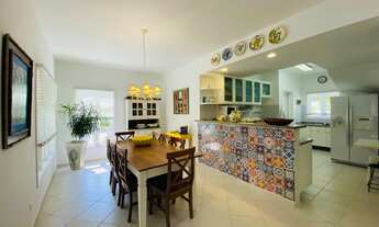 Imagem 3: Casa dentro de condomínio a poucos metros do mar, disponível para réveillon