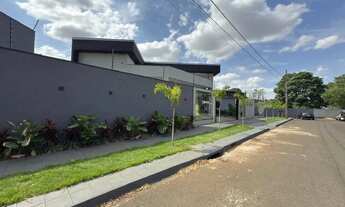 Imagem 3: Térrea para venda tem 256 metros quadrados com 3 quartos em Jardim Paris III - Maringá - P