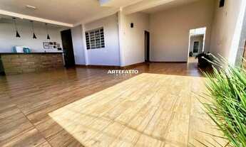 Imagem 2: VENDE-SE LINDA CASA JARDIM DERMINÍO