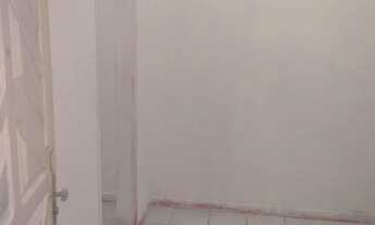 Imagem: Alugo 2 kitinets 400,00 com água fora energia