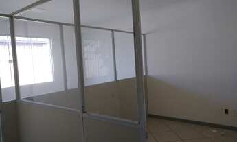 Imagem 9: Galpão com 2.200 metros no Civit II com dois pórticos 10 e 30 tonetadas