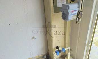 Imagem 2: Casa Térrea em meio lote a venda 3 quartos 2 Garagem Portão Automático Basculante Jardim