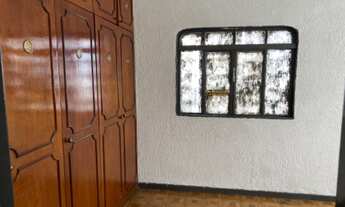 Imagem 5: Alugo sobrado 4 quartos sendo 1 suíte com armários nos quartos duas varandas