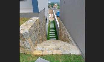 Imagem 7: Casa de condomínio sobrado para venda possui 330 metros quadrados com 4 quartos